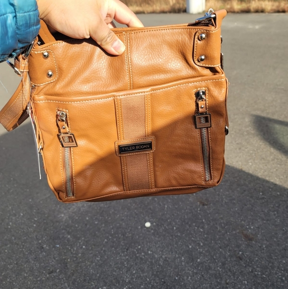 Tyler Rodan - Picture 1 of 4